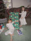 Christmas2001_11.jpg (74461 bytes)